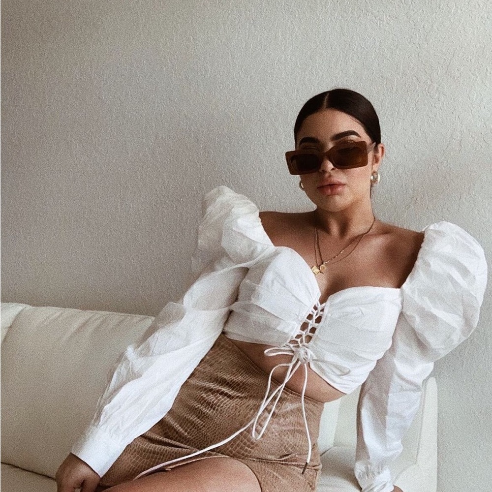White long puff sleeve crop top, size medium NWT